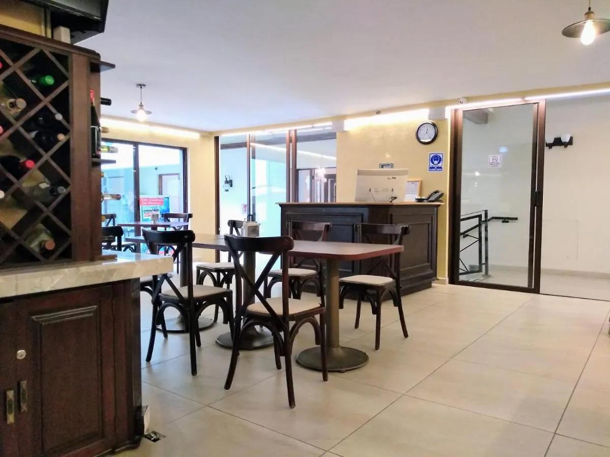 Hotel Senorial Queretaro 3*,